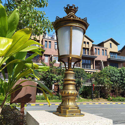 Outdoor Europese antieke tuinverlichting Decoratieve Stromstraatlamp Verlichting Straat Waterdicht Moderne polen Led Solar Street Light