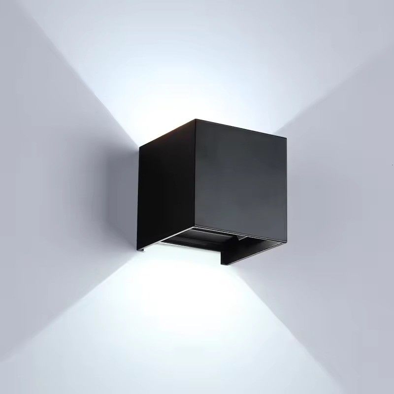 Kleurweergave-index Ra 80 Moderne buitenwandlamp LED Waterdicht IP65 Opwaarts-Doorwaarts licht